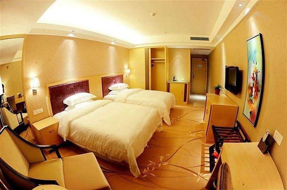 Ronghe Holiday Hotel Shiyan  Exteriör bild